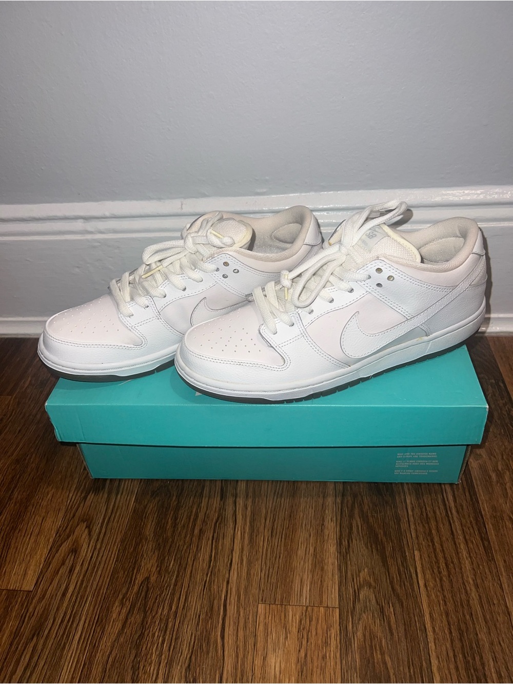 Nike Dunk Low Pro SB Box Label - White